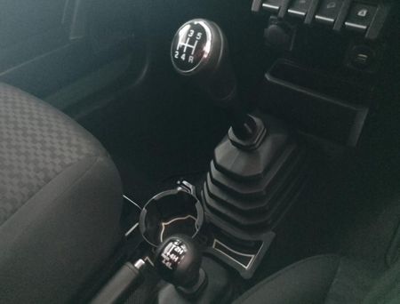 2025-Suzuki-Jimny-15-GLX-AllGrip-5-Door_11