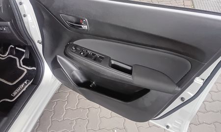 2024-Suzuki-Swift-12-GL_9