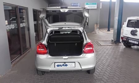 2024-Suzuki-Swift-12-GL_5