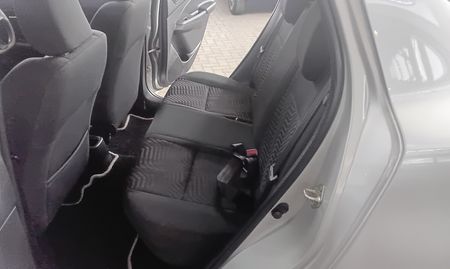 2024-Suzuki-Swift-12-GL_7