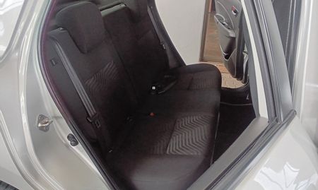 2024-Suzuki-Swift-12-GL_8