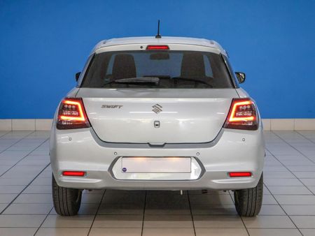 2025-Suzuki-Swift-12-GLX-Auto_9
