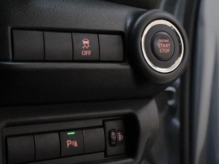 2025-Suzuki-Swift-12-GLX-Auto_28