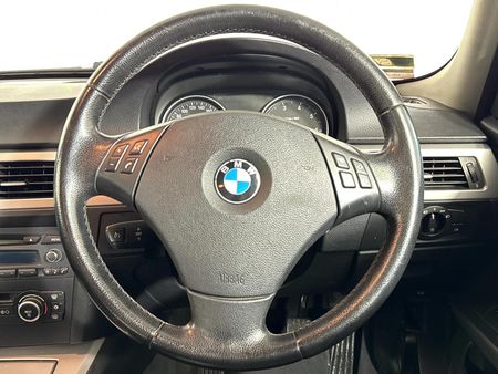 2008-BMW-3-Series-320i-Dynamic_11