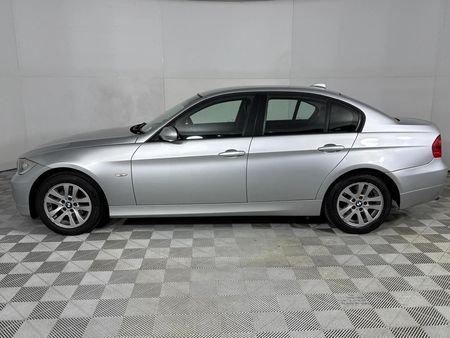 2008-BMW-3-Series-320i-Dynamic_18