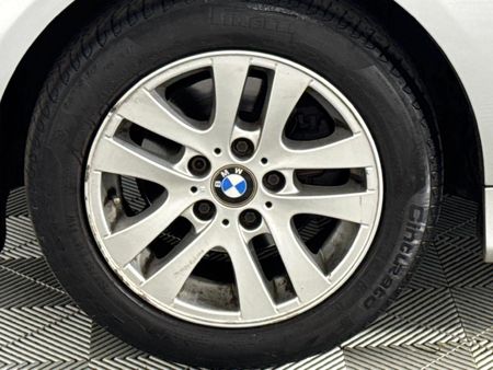 2008-BMW-3-Series-320i-Dynamic_4