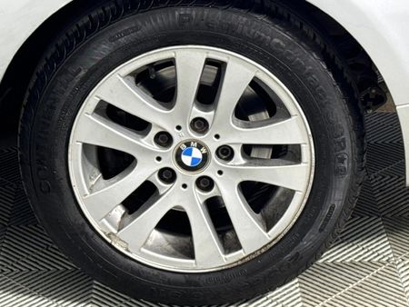 2008-BMW-3-Series-320i-Dynamic_6
