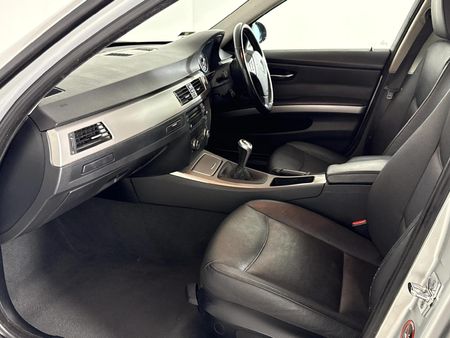 2008-BMW-3-Series-320i-Dynamic_8