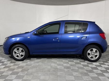 2015-Renault-Sandero-900T-Dynamique_16