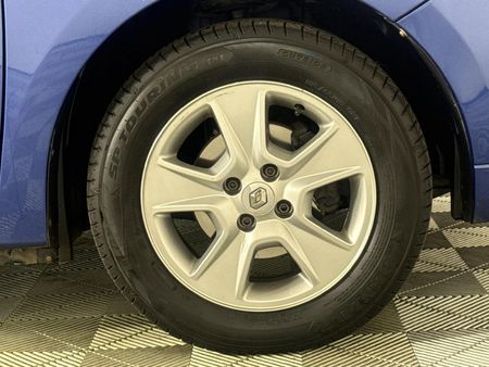 2015-Renault-Sandero-900T-Dynamique_5
