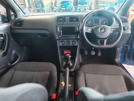 2020-Volkswagen-Polo-Vivo-14-Comfortline-5-dr_10