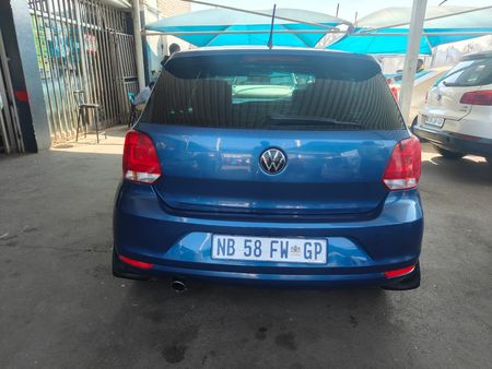 2020-Volkswagen-Polo-Vivo-14-Comfortline-5-dr_3