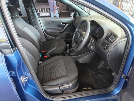 2020-Volkswagen-Polo-Vivo-14-Comfortline-5-dr_6