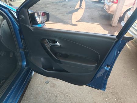 2020-Volkswagen-Polo-Vivo-14-Comfortline-5-dr_8