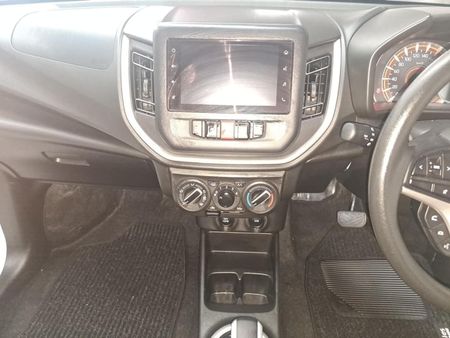 2025-Toyota-Vitz-10-XR-AMT_16