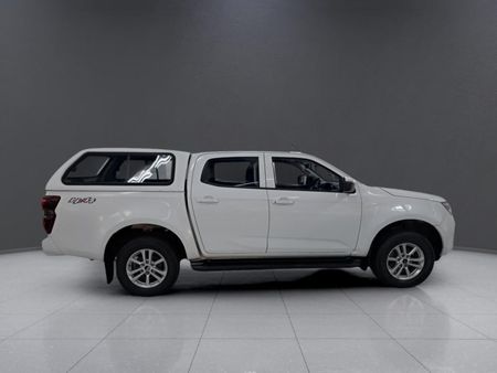 2022-Isuzu-D-Max-19-DDI-LS-4x4-Auto-Double-Cab_7