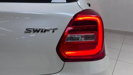 2023-Suzuki-Swift-12-GL-Auto_10