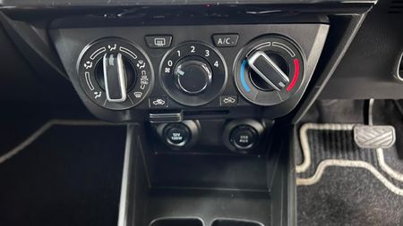 2023-Suzuki-Swift-12-GL-Auto_18