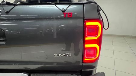 2022-JAC-T8-20-CDI-Lux-4x4-Double-Cab_9