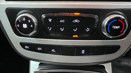 2022-JAC-T8-20-CDI-Lux-4x4-Double-Cab_23