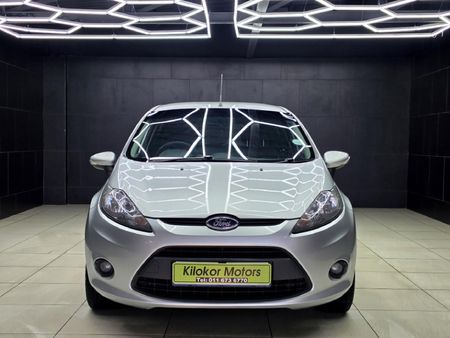 2013-Ford-Fiesta-16i-Trend-5-dr_1