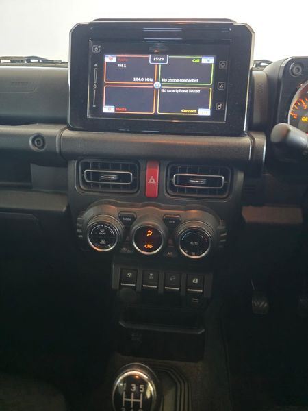 2022-Suzuki-Jimny-15-GLX_6