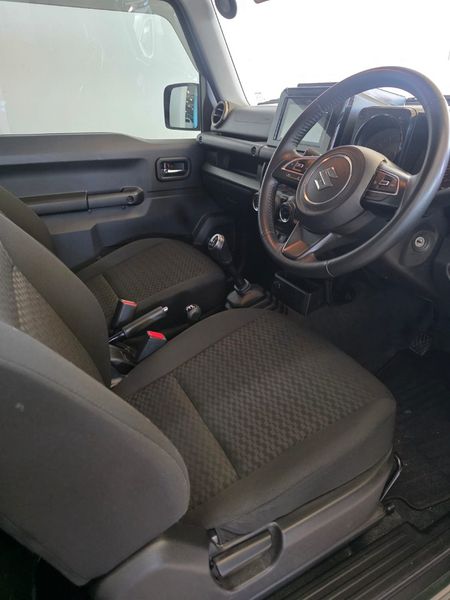 2022-Suzuki-Jimny-15-GLX_7