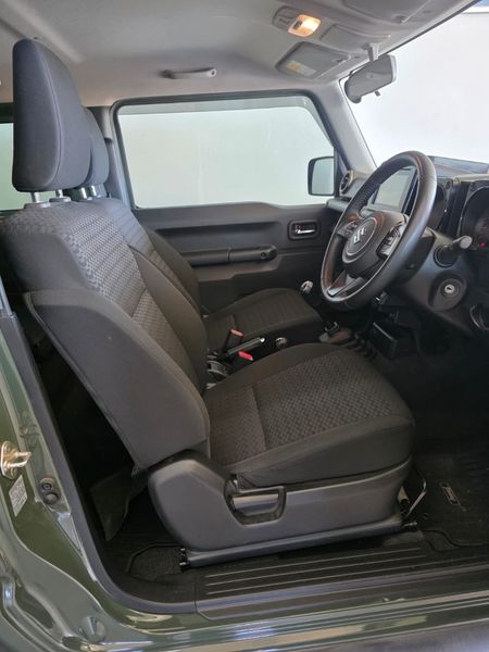 2022-Suzuki-Jimny-15-GLX_8