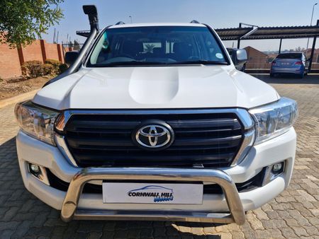 2018-Toyota-Land-Cruiser-200-45-D-V8-GX-Auto_1