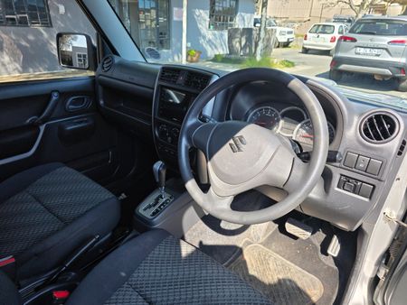 2015-Suzuki-Jimny-13-Auto_9