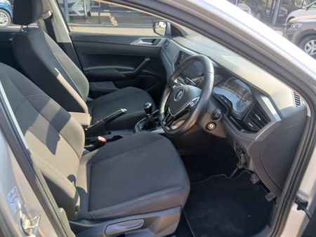 2022-Volkswagen-Polo-10-TSI_9