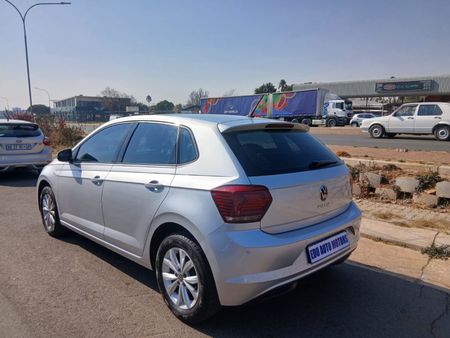 2022-Volkswagen-Polo-10-TSI_14