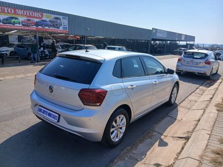 2022-Volkswagen-Polo-10-TSI_15