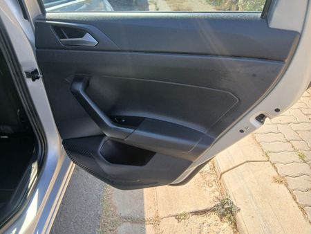 2022-Volkswagen-Polo-10-TSI_16