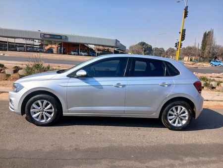 2022-Volkswagen-Polo-10-TSI_18