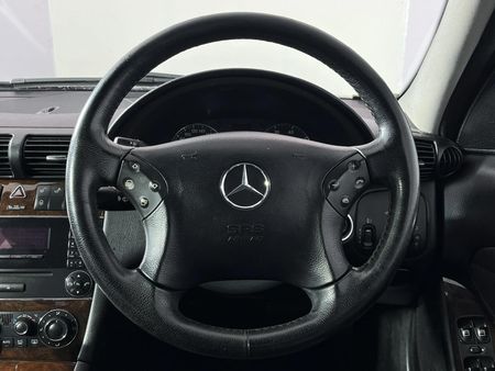 2007-Mercedes-Benz-C-Class-C-230-Elegance_11