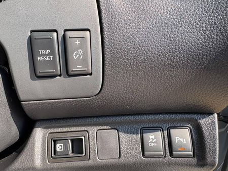 2025-Nissan-Navara-25-DDTi-PRO-2X-Auto-Double-Cab_17