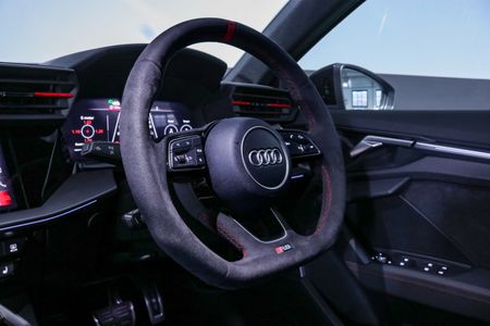 2024-Audi-RS3-Sportback-Quattro-Auto_11