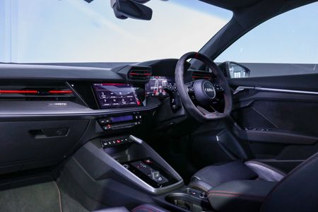 2024-Audi-RS3-Sportback-Quattro-Auto_12