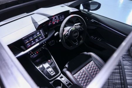 2024-Audi-RS3-Sportback-Quattro-Auto_13
