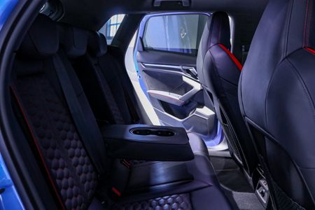 2024-Audi-RS3-Sportback-Quattro-Auto_19