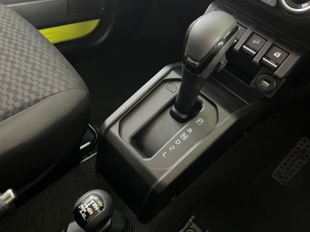 2021-Suzuki-Jimny-15-GLX-Auto_10