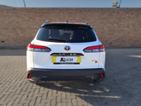 2026-Toyota-Corolla-Cross-18-GR-S-Hybrid_5