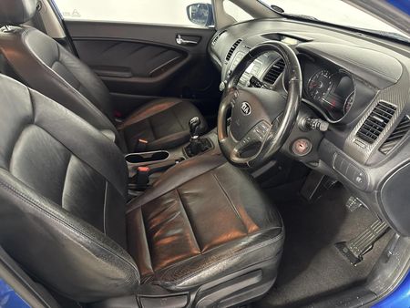 2014-Kia-Cerato-16-EX-5-dr_9