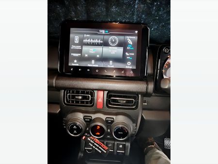 2026-Suzuki-Jimny-15-GLX_10