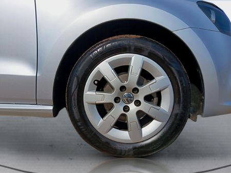 2015-Volkswagen-Polo-GP-12-TSI-Trendline-66kW_10
