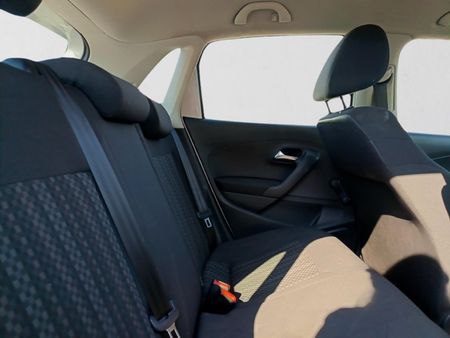 2015-Volkswagen-Polo-GP-12-TSI-Trendline-66kW_15