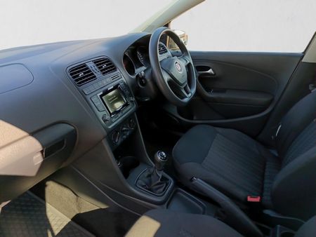 2015-Volkswagen-Polo-GP-12-TSI-Trendline-66kW_18