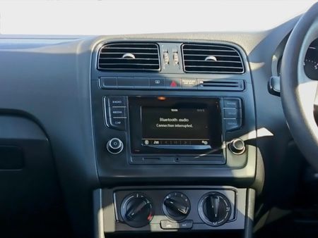 2015-Volkswagen-Polo-GP-12-TSI-Trendline-66kW_19