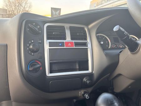 2026-Hyundai-H100-Bakkie-26D-Dropside_18